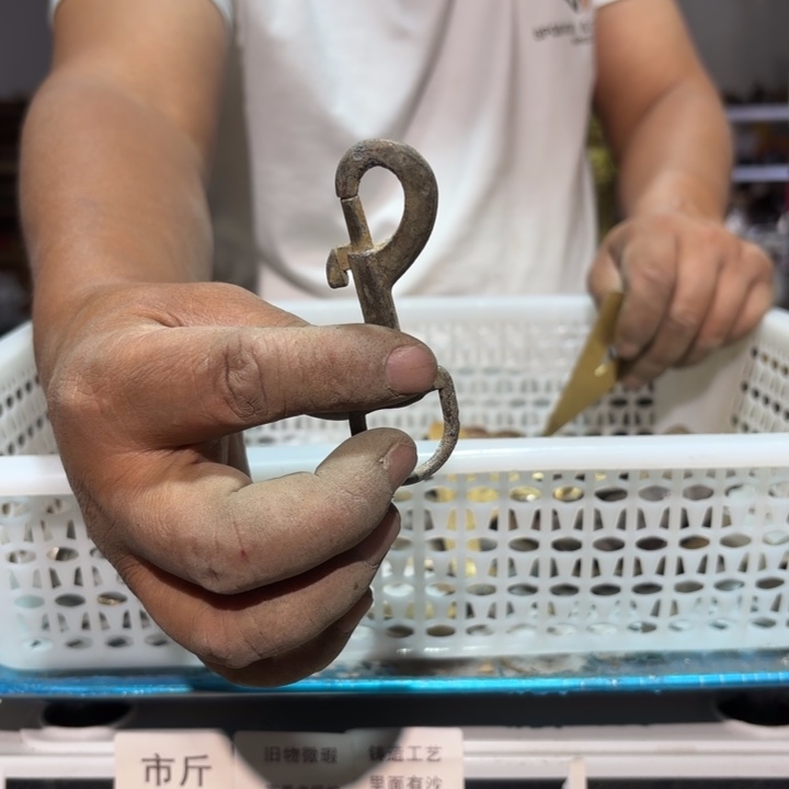 824 铜器物品理性消费