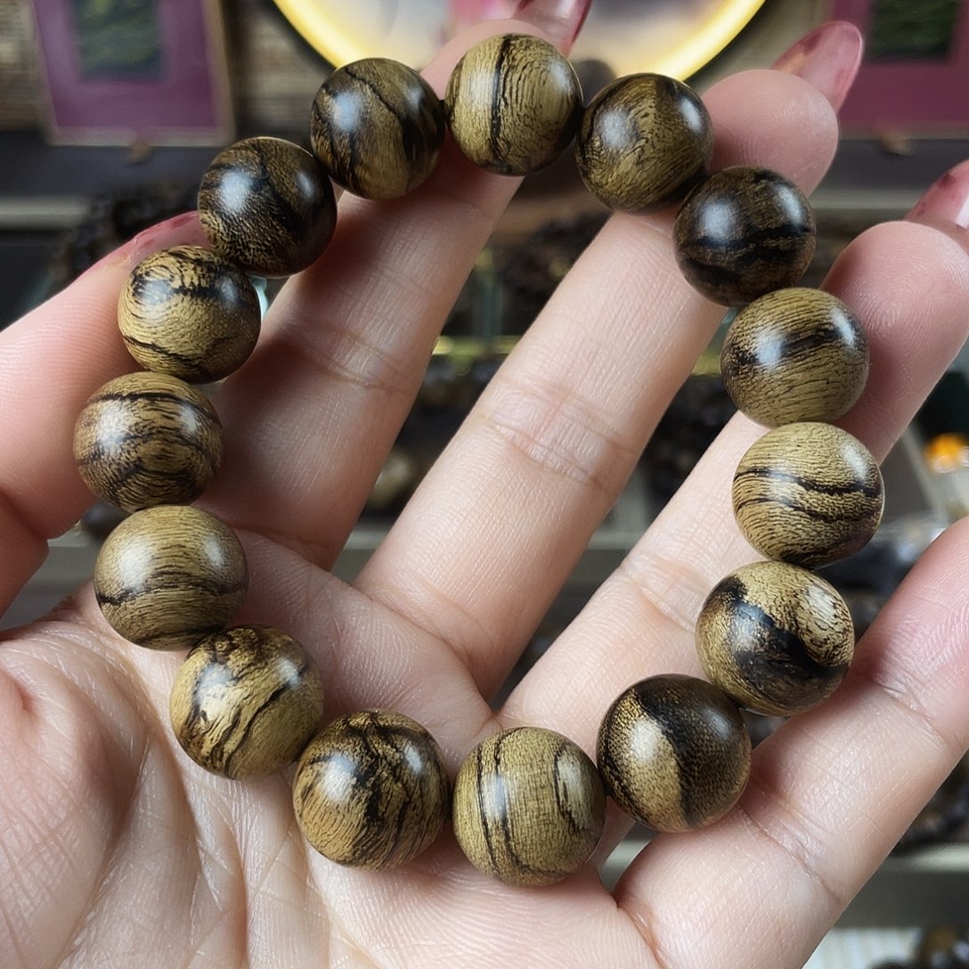 刘***晟手串沉香越南芽庄老白棋玉化老料瘤疤虎斑1.4