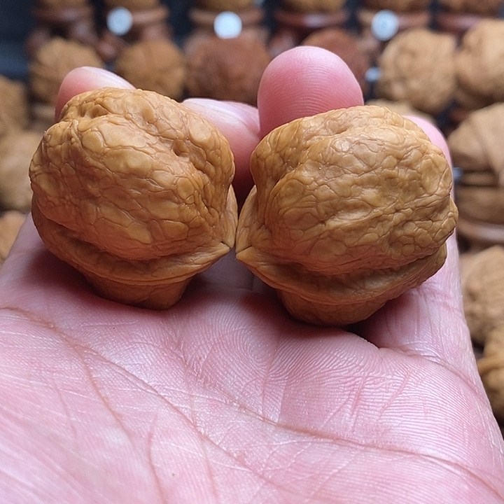 桃核把件4四羊方尊，