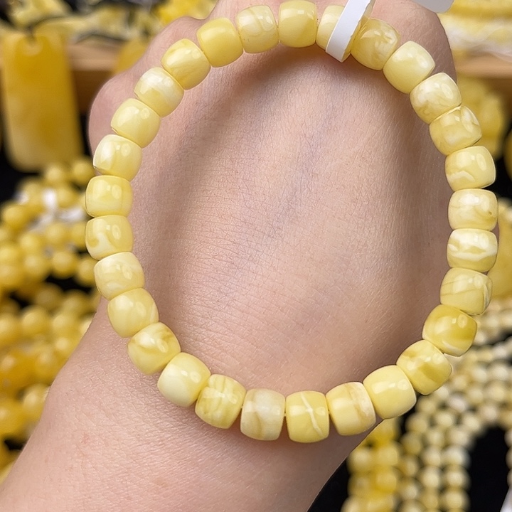 琥珀未镶嵌颈饰琥珀