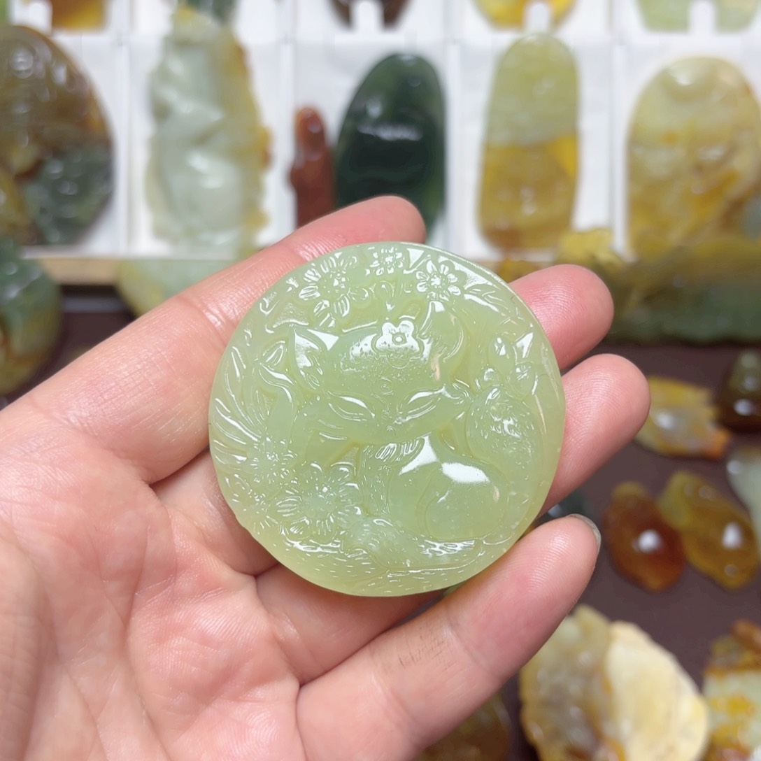 蛇纹石玉吊坠(不含链)未镶嵌