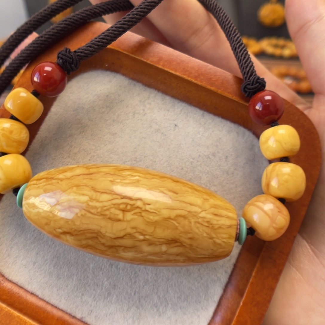 蜜蜡未镶嵌颈饰蜜蜡