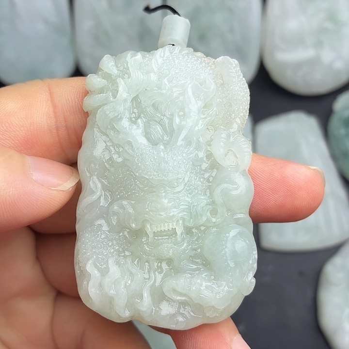 定制翡翠未镶嵌龙牌