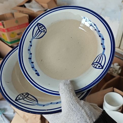 库存微瑕手绘盘子两个