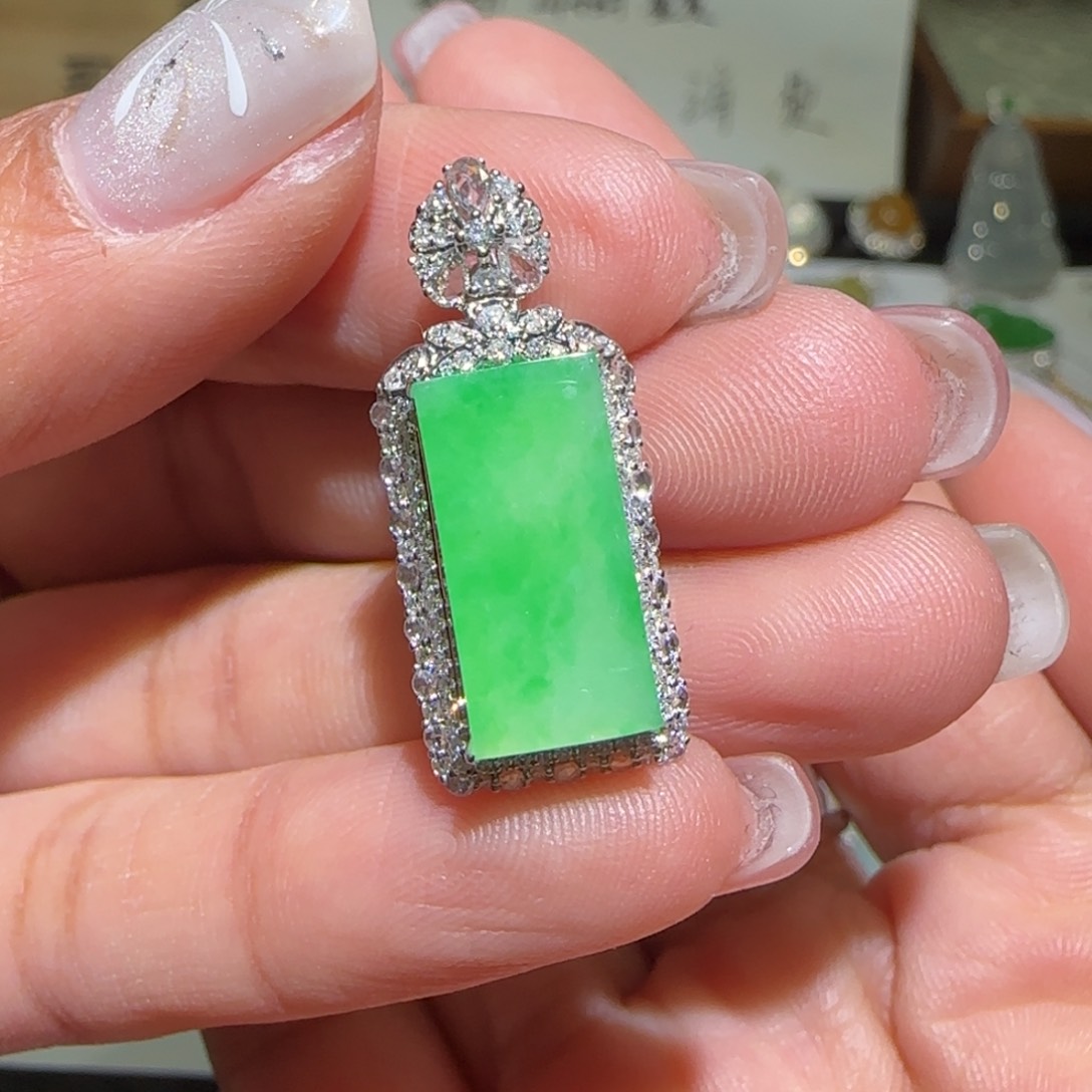 【闪购商品】翡翠颈饰18K金镶嵌缅甸