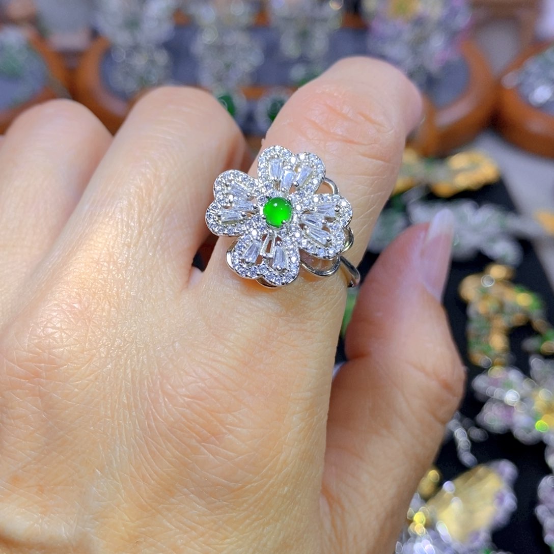 翡翠颈饰银S925镶嵌天然翡翠