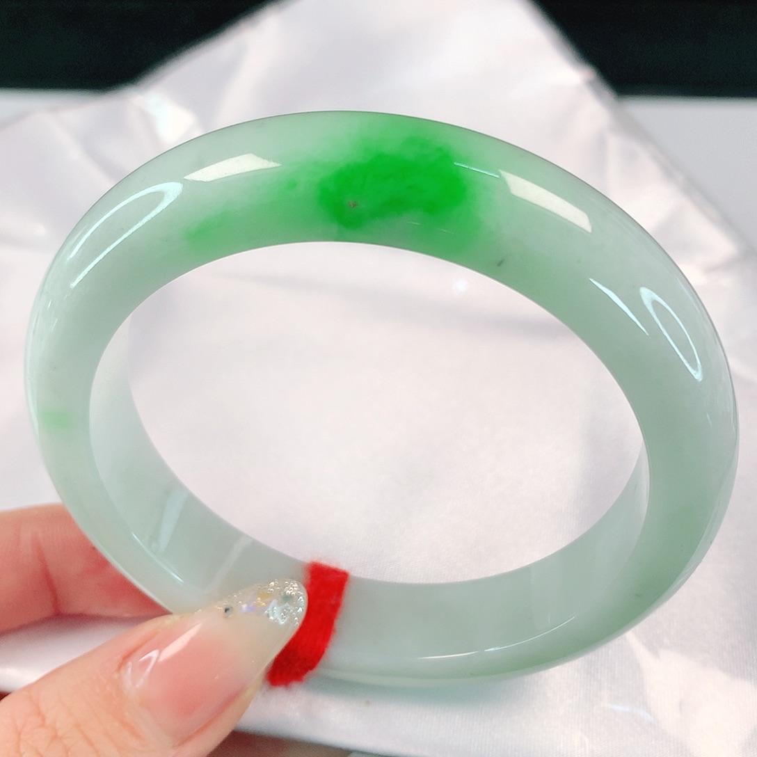 翡翠手镯未镶嵌57.5圈口