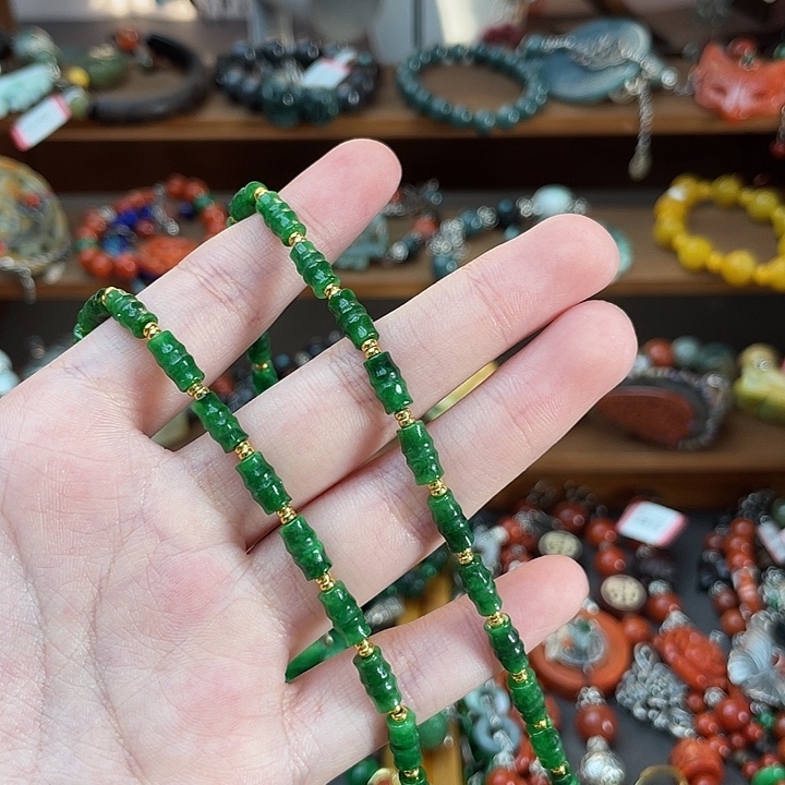 翡翠未镶嵌颈饰饰品