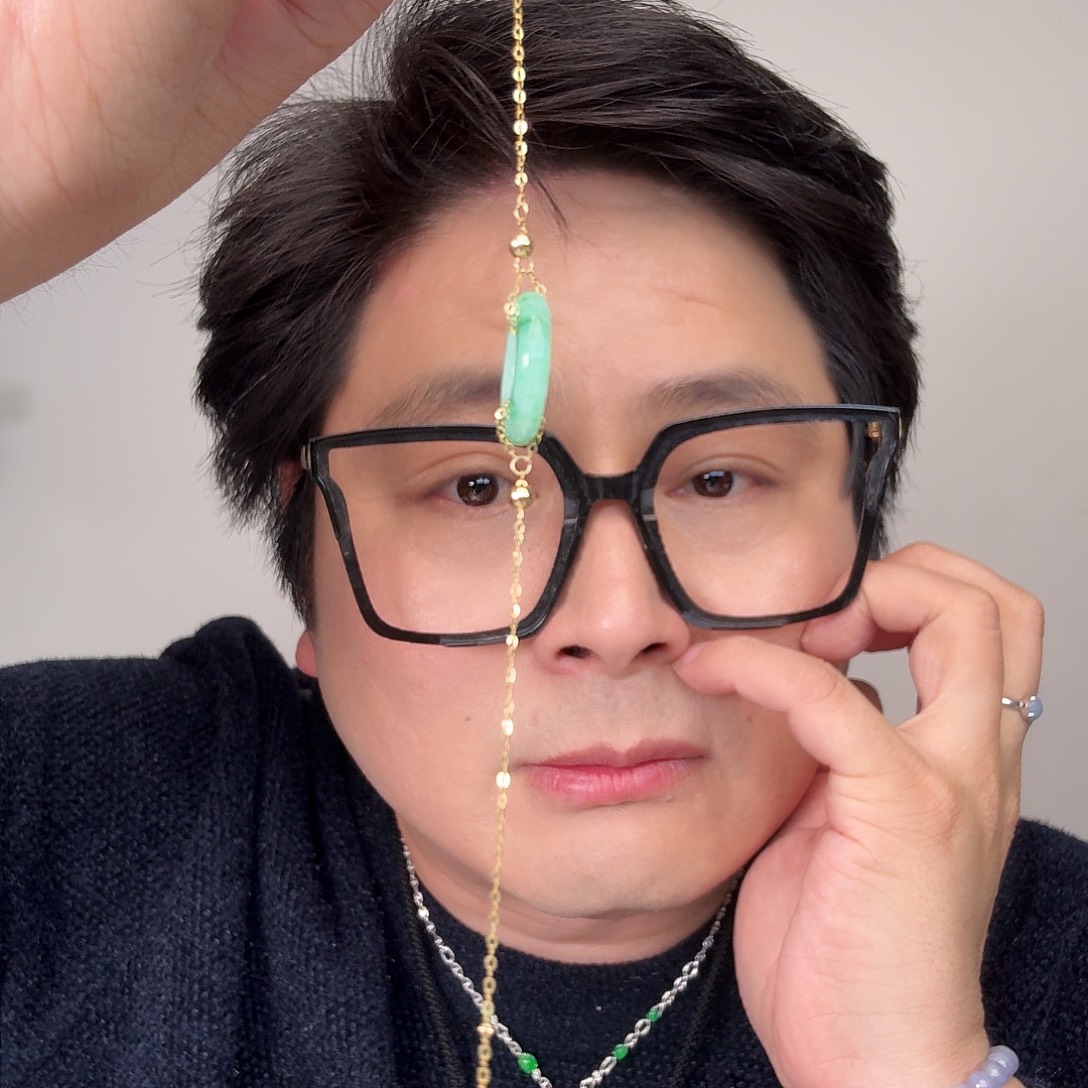 翡翠18K金镶嵌颈饰一件