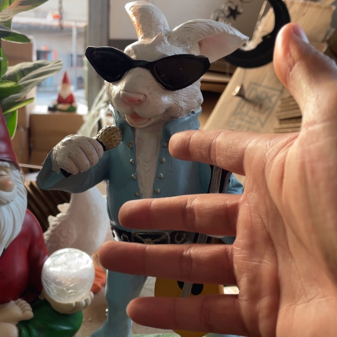 【闪购商品】树脂摇滚风兔子摆件