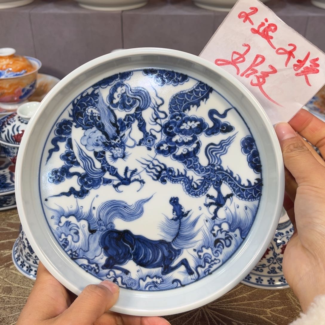 手绘仿元龙马壶承
