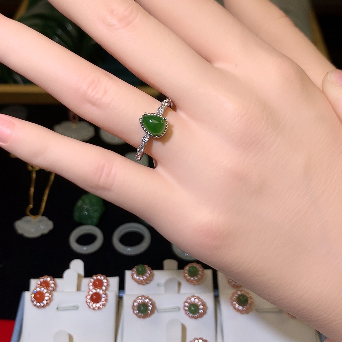 合金戒指和田玉（碧玉）