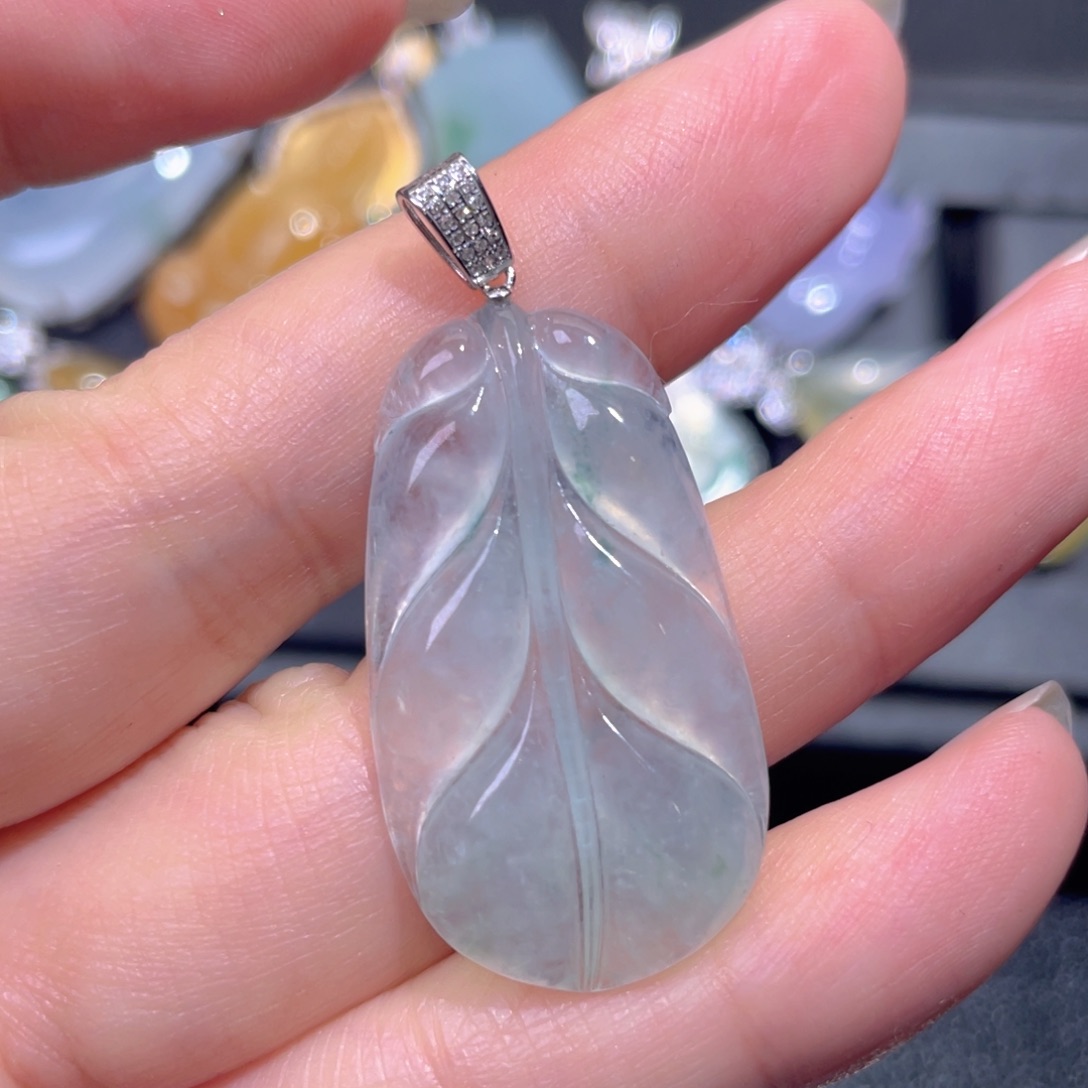 颈饰18K金镶嵌翡翠翡翠