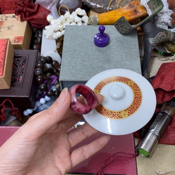 瓷片哈中古工艺品一件