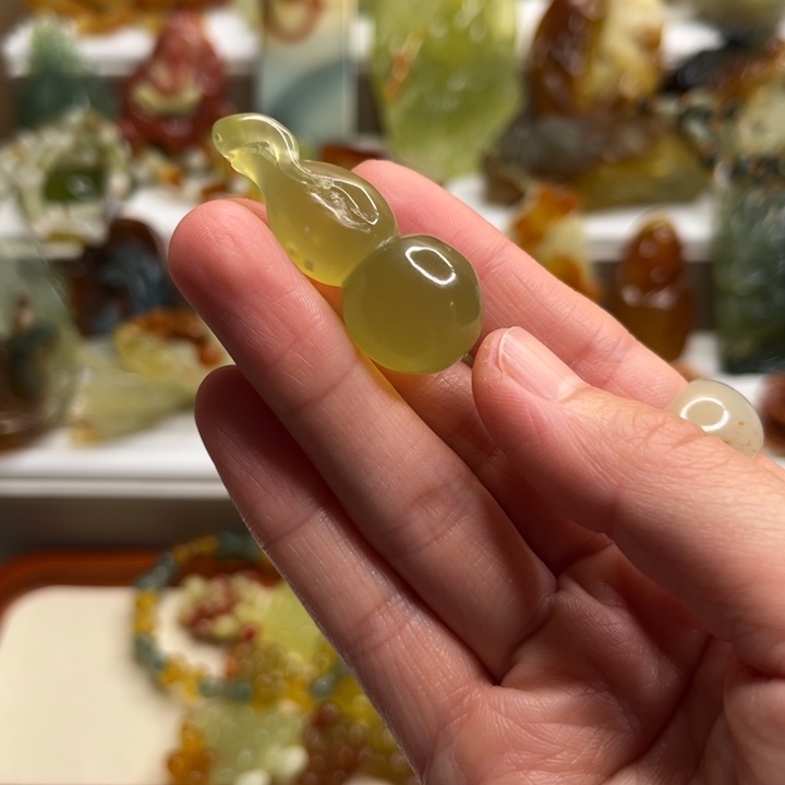 蛇纹石玉未镶嵌葫芦