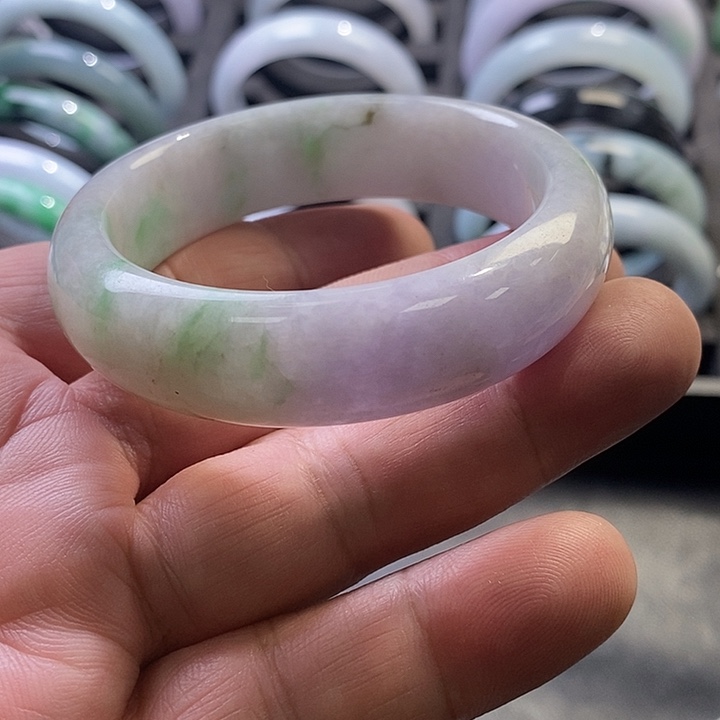 夏****翡翠未镶嵌手镯正