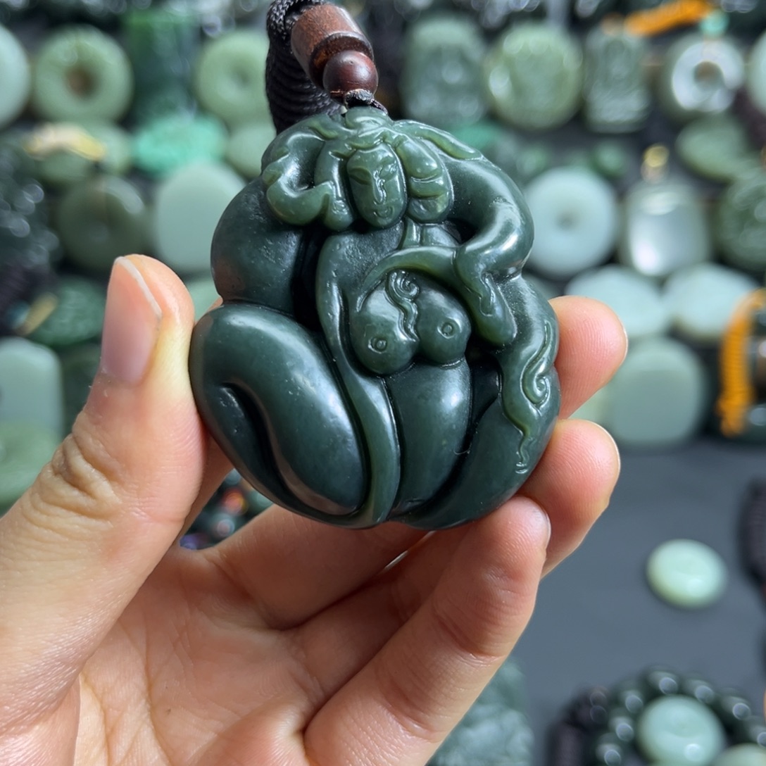 和田玉未镶嵌颈饰