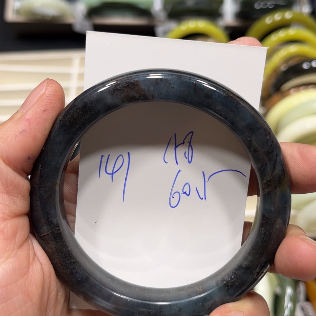 蛇纹石玉手镯未镶嵌大*子