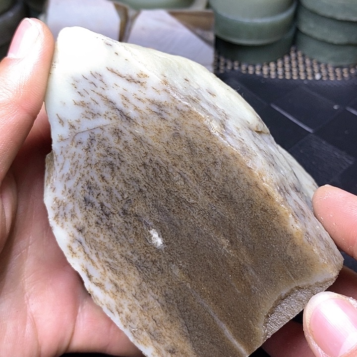 和田玉毛料未镶嵌