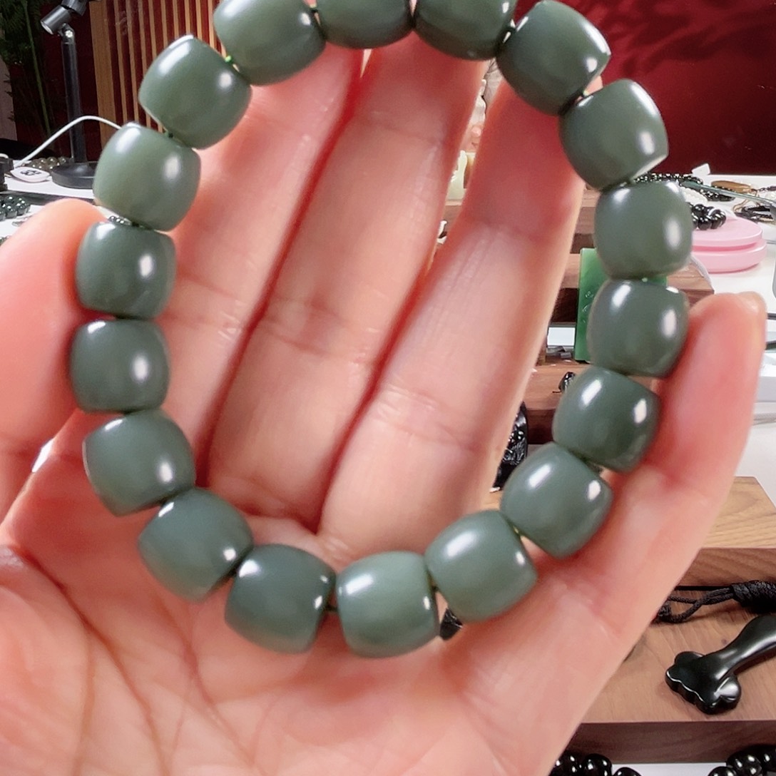 和田玉手链未镶嵌跳***子新疆和田玉沙枣青直切11/12