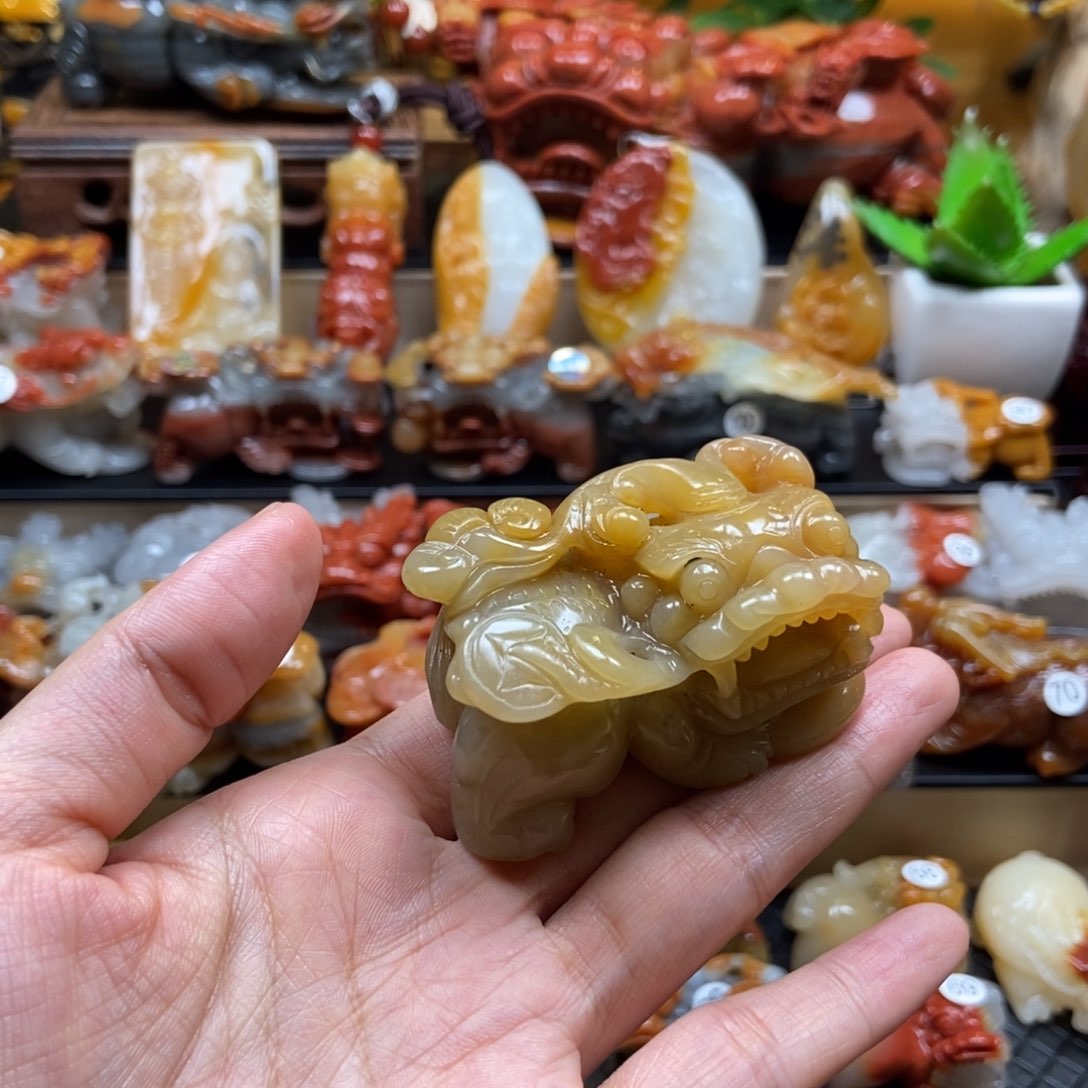 石英质玉（黄龙玉）貔貅未镶嵌