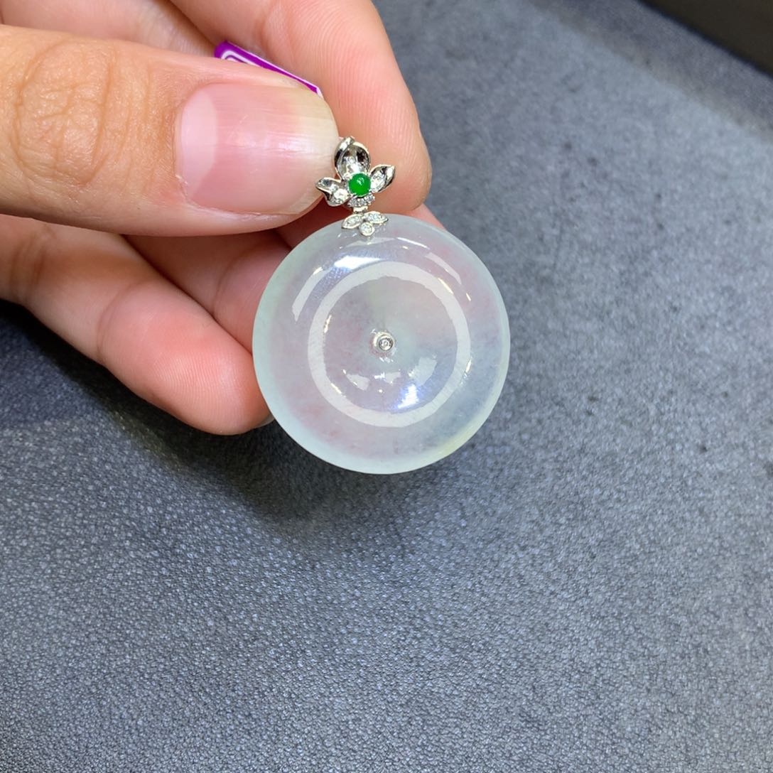 翡翠18K金镶嵌颈饰翡翠