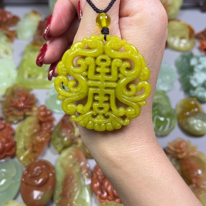 蛇纹石玉吊坠(赠链)未镶嵌