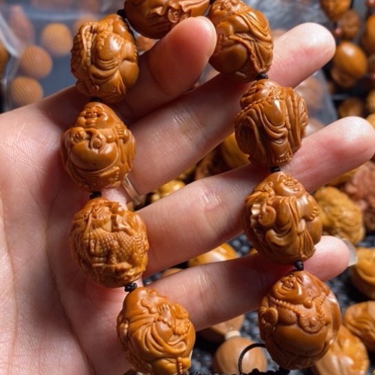 橄榄核吊坠瑞兽弥勒1.9左右