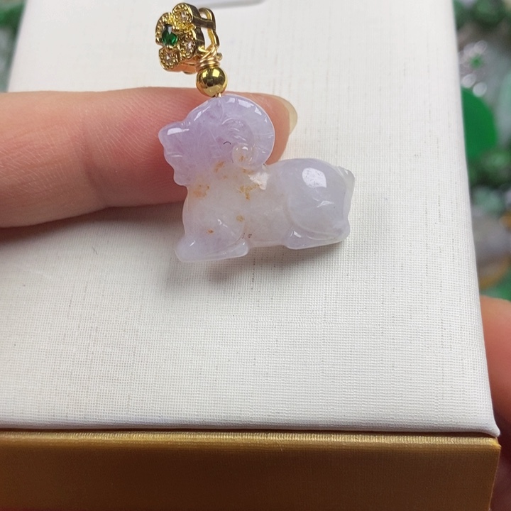吊坠(赠链)未镶嵌翡翠