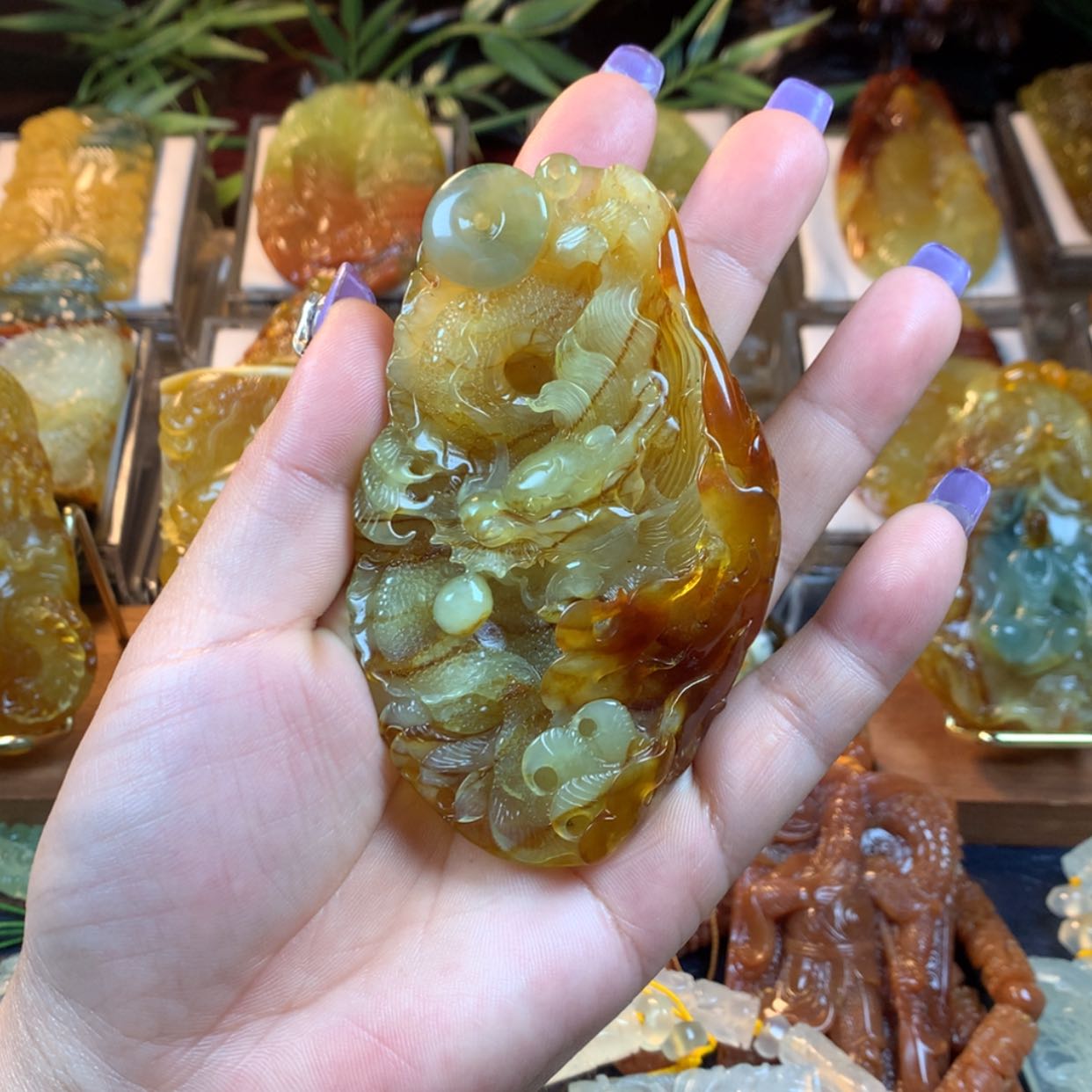 【闪购商品】蛇纹石玉手把件未镶嵌