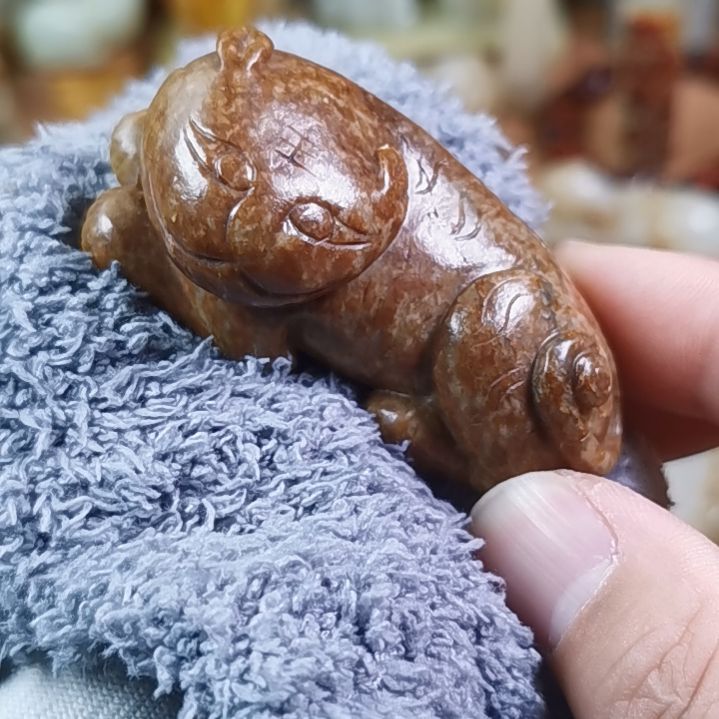 和田玉（糖玉）车挂未镶嵌M****8