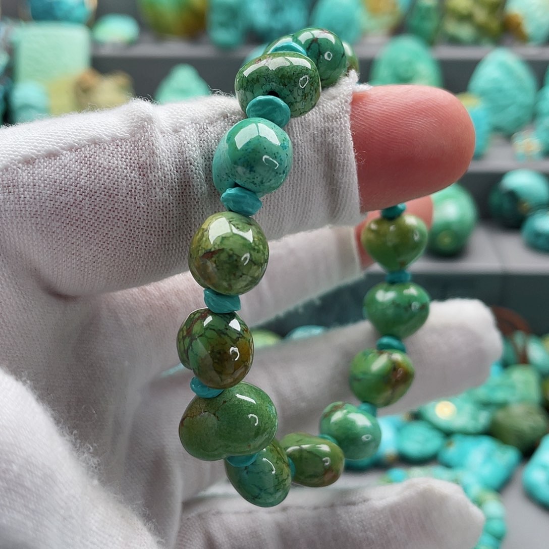 绿松石颈饰未镶嵌