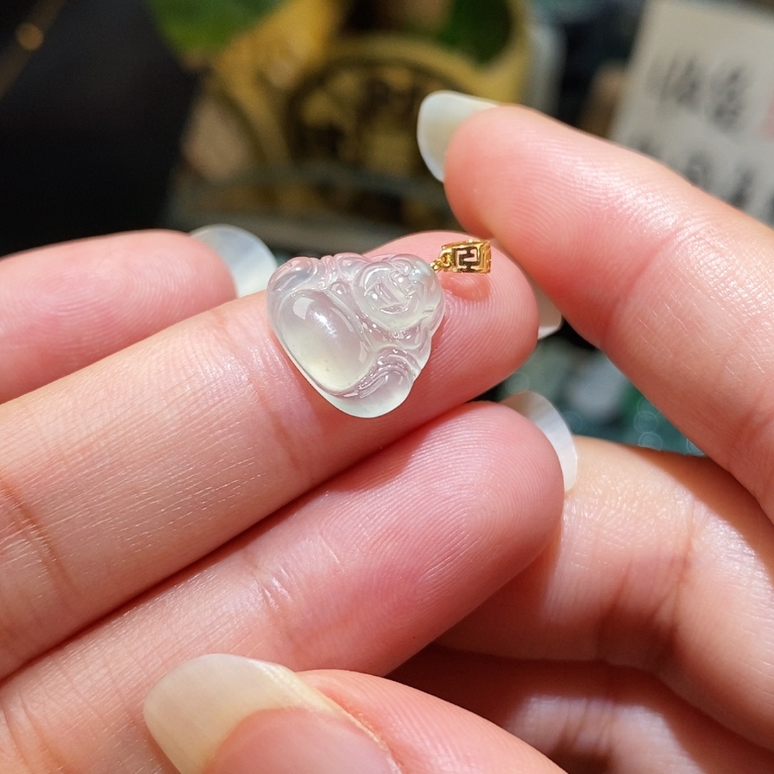 翡翠18K金镶嵌颈饰高冰佛公吊坠