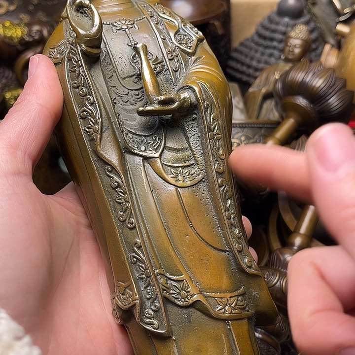 精美铜器批发档口