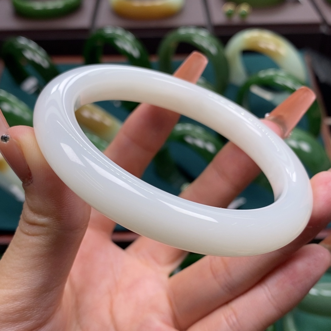 和田玉未镶嵌手镯5960