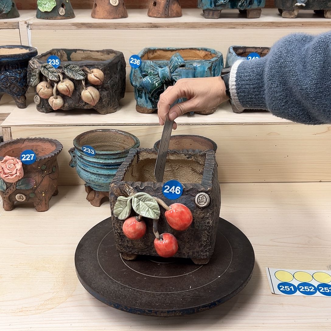 紫砂花盆246号内口11.5外高11