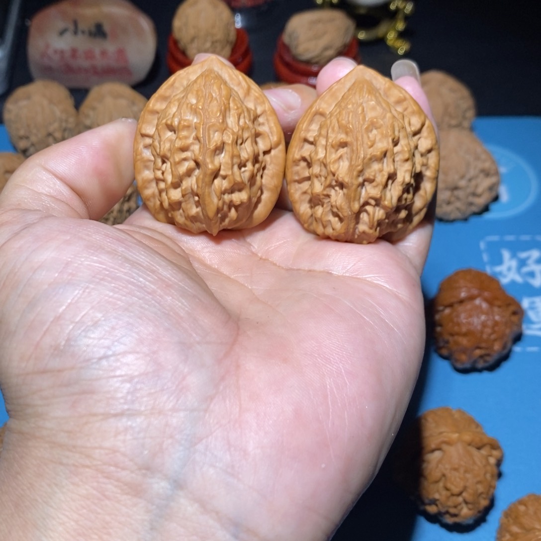 桃核吊坠38全品大红袍