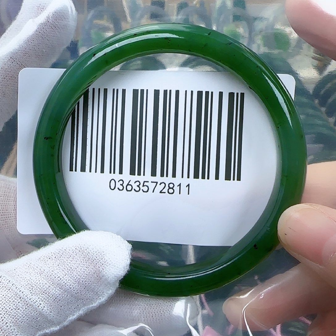 和田玉（碧玉）手镯未镶嵌6061