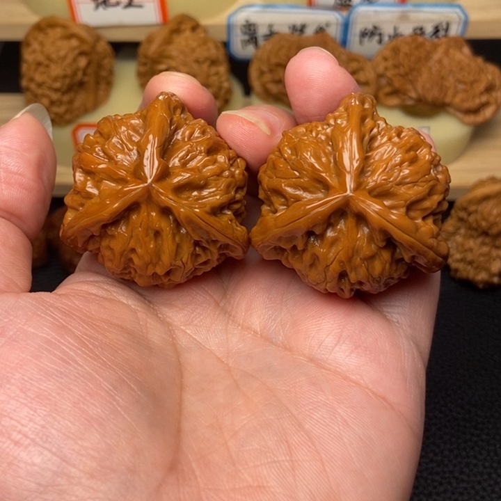 文玩核桃把件小****<工艺三棱