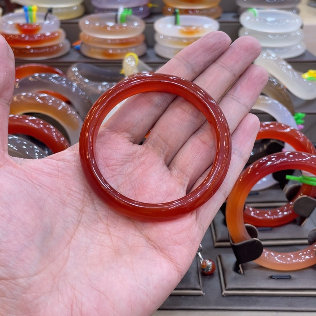 玛瑙/玉髓手镯未镶嵌