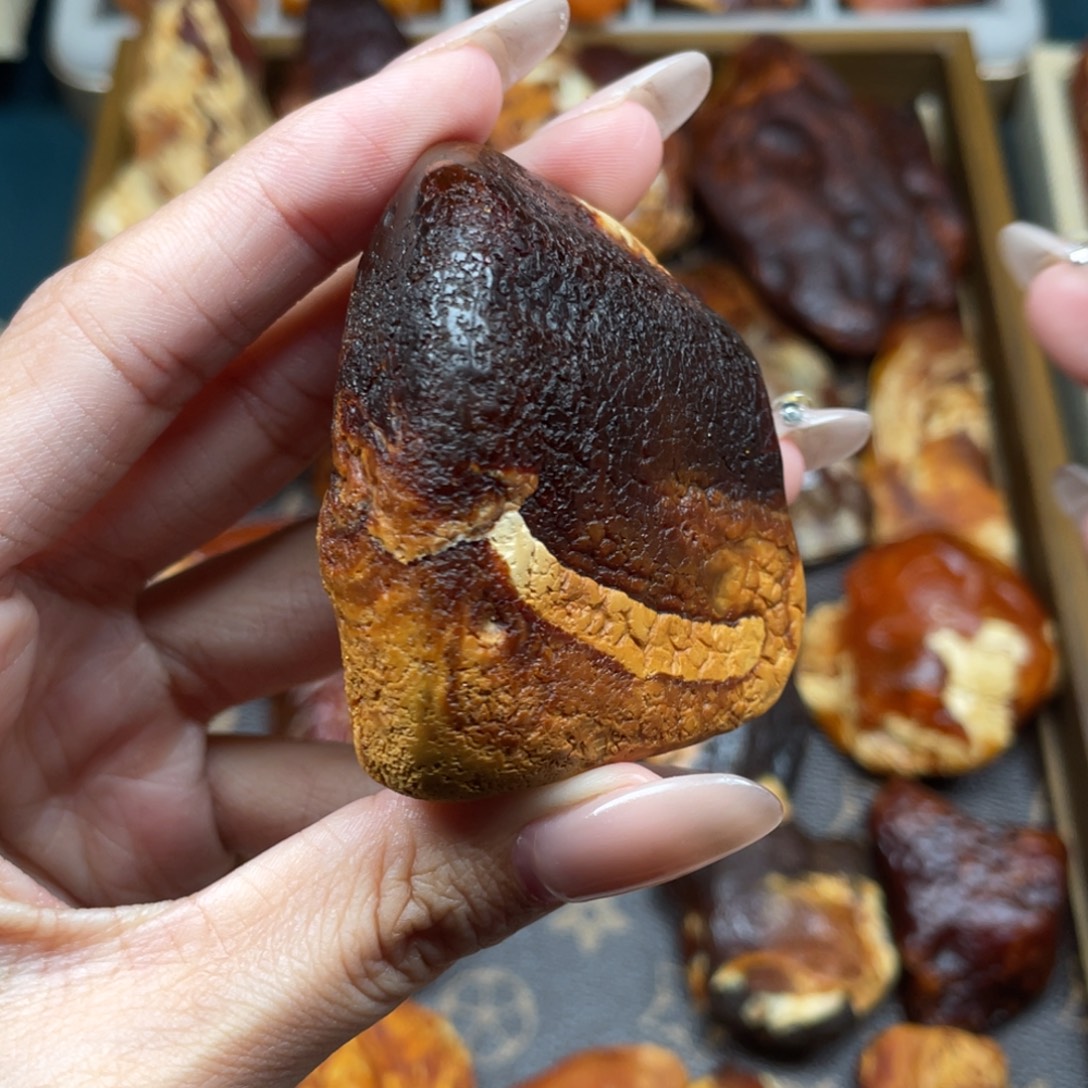 琥珀未镶嵌珠宝奇石