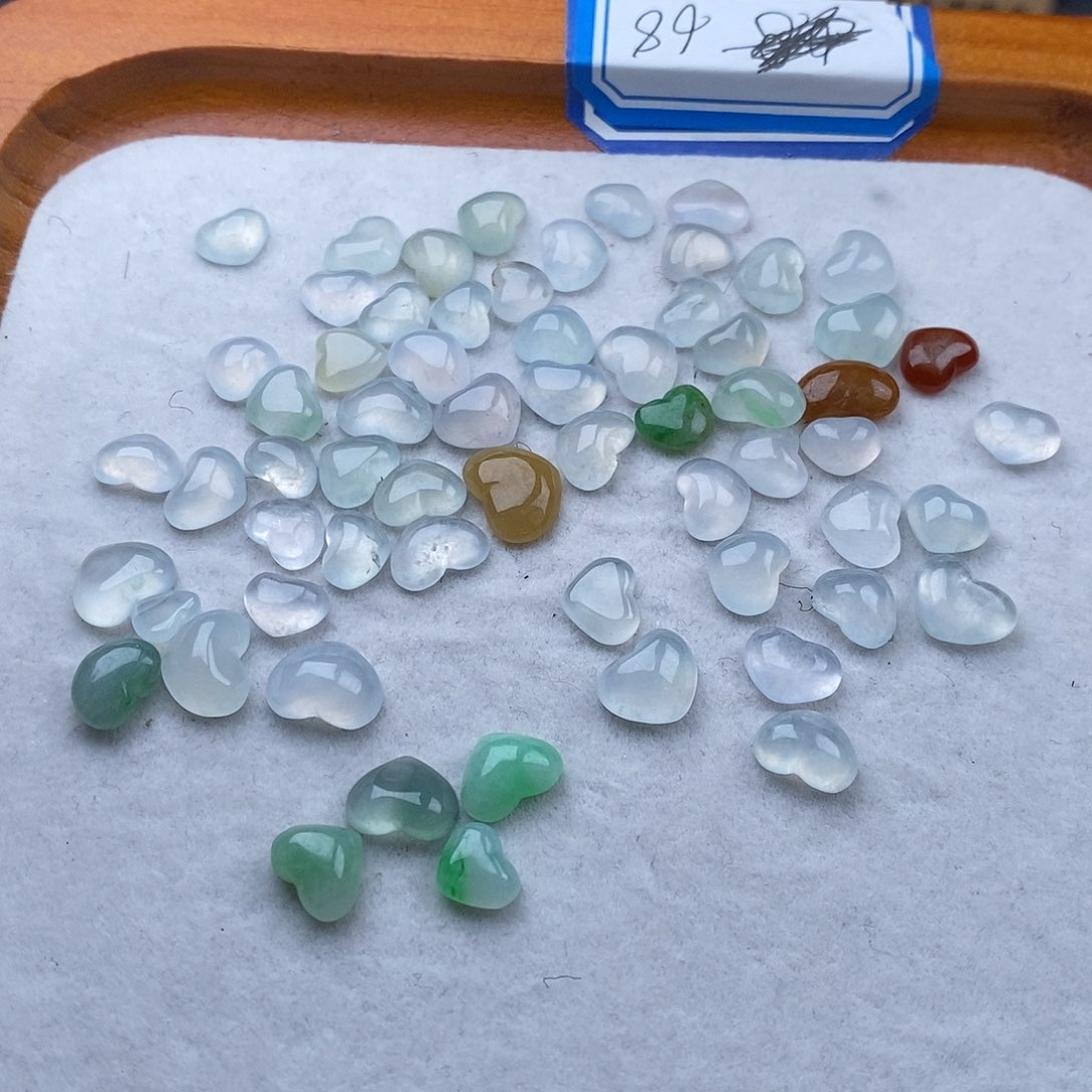 翡翠颈饰未镶嵌爱心一个任挑