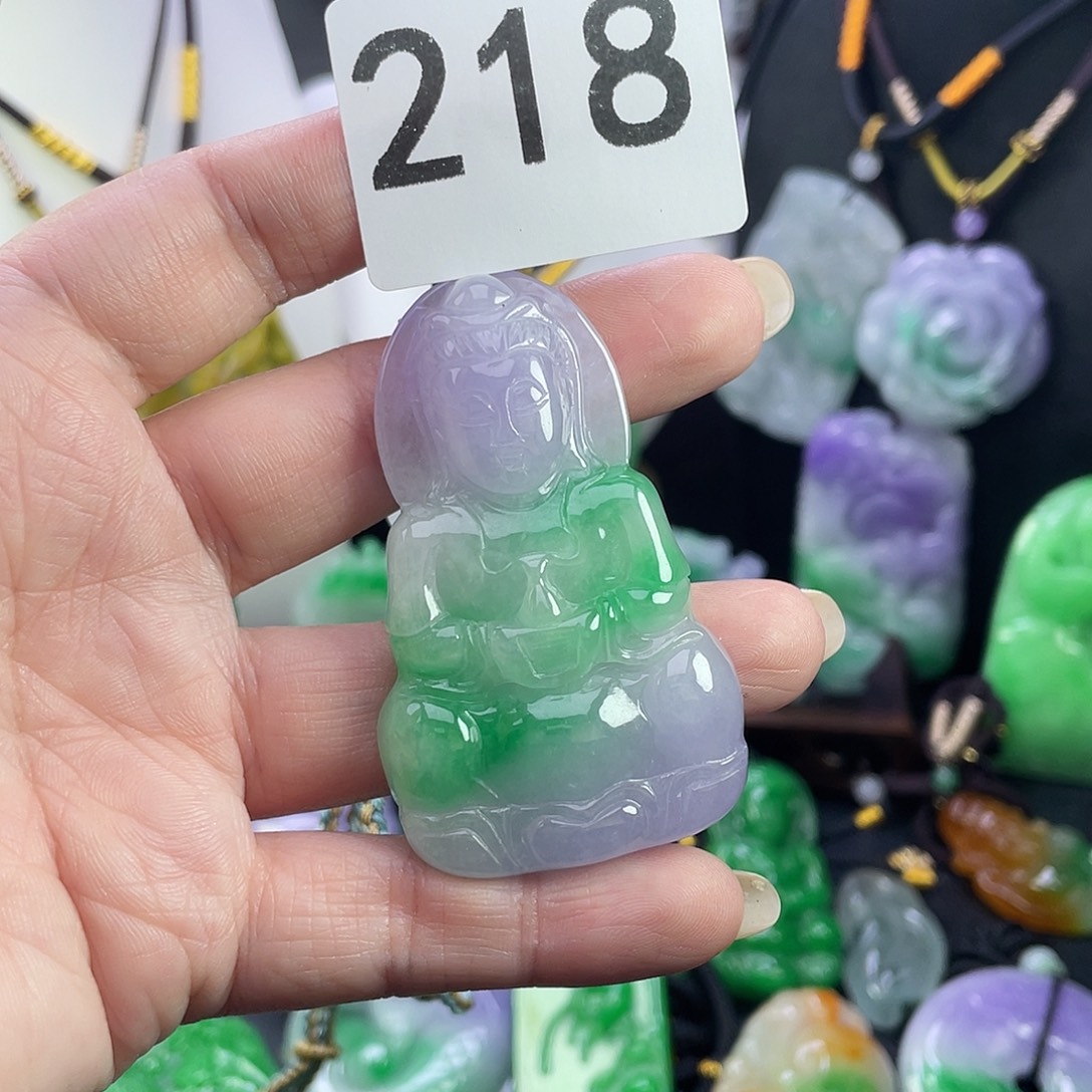 翡翠未镶嵌吊坠(赠链)