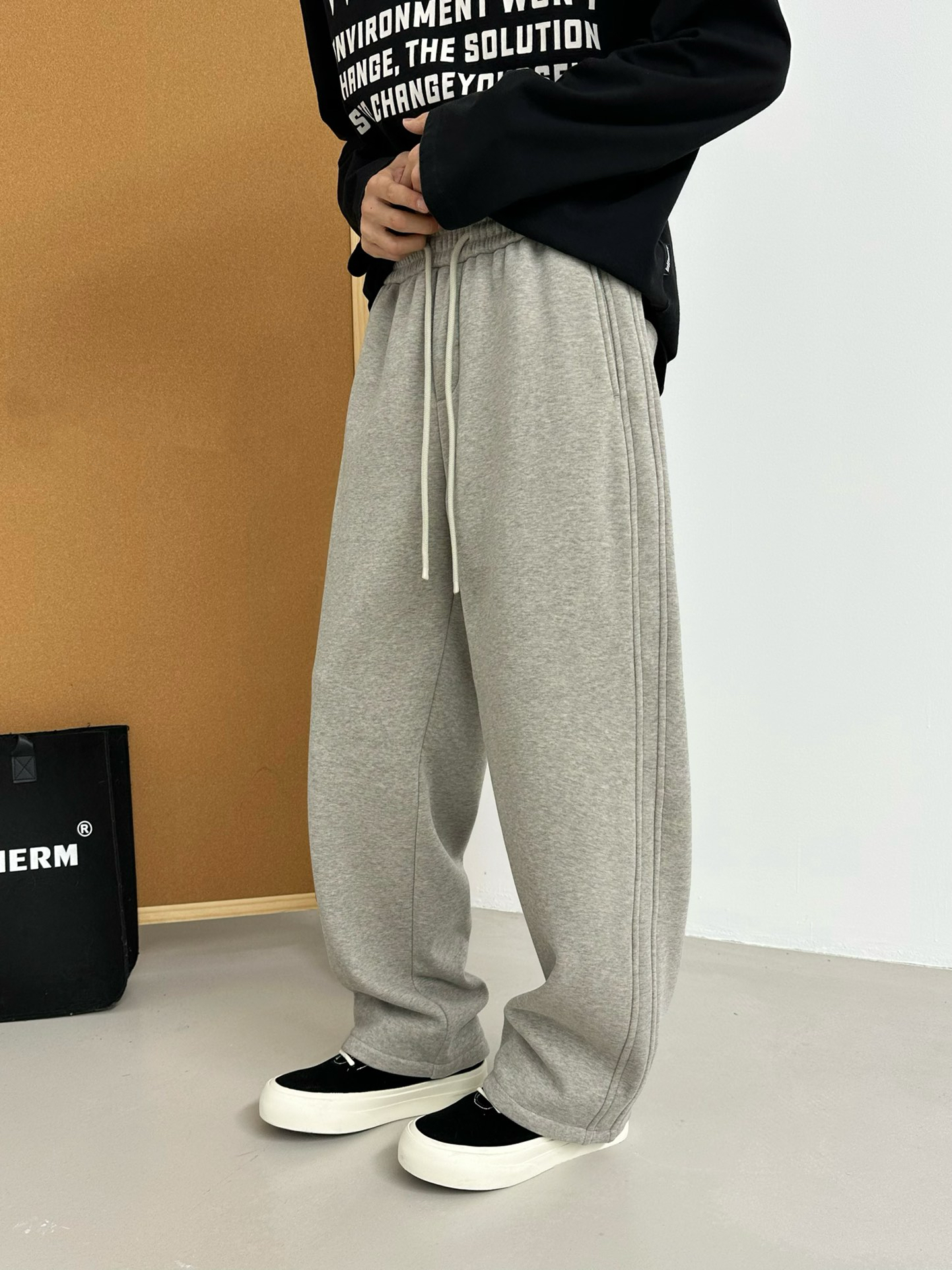 阔腿裤纯色卫裤厚款直筒休闲裤加绒加厚长裤潮流直筒裤男士