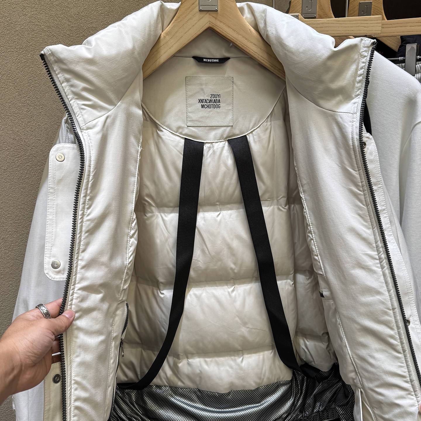 背带设计 压胶内里分层锁绒 解构设计90白鸭绒男冲锋衣立领羽绒服