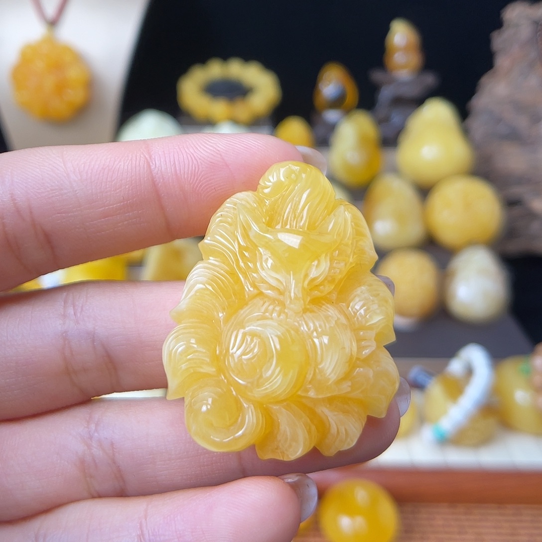 琥珀未镶嵌珠宝奇石