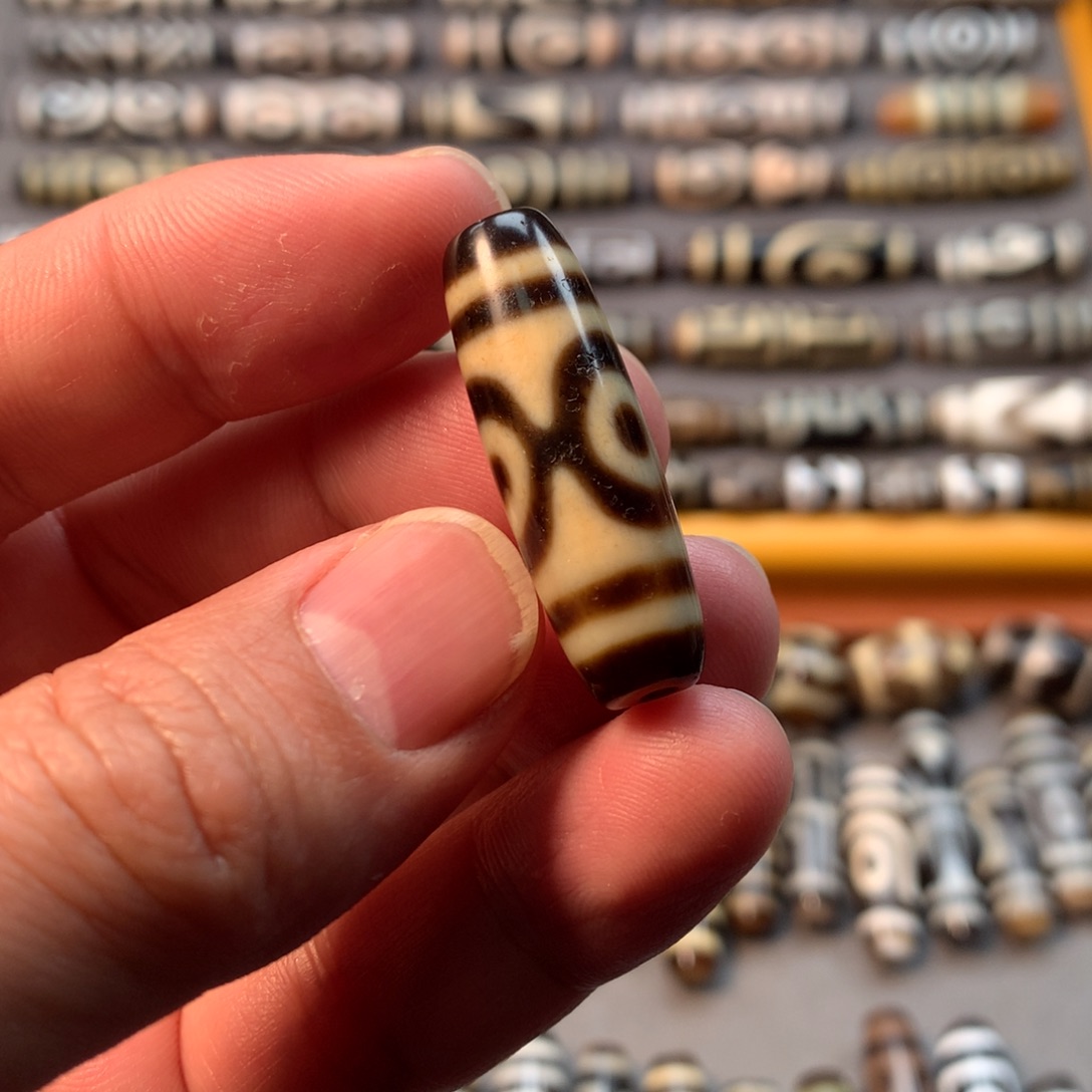 稳***生玛瑙/玉髓未镶嵌颈饰