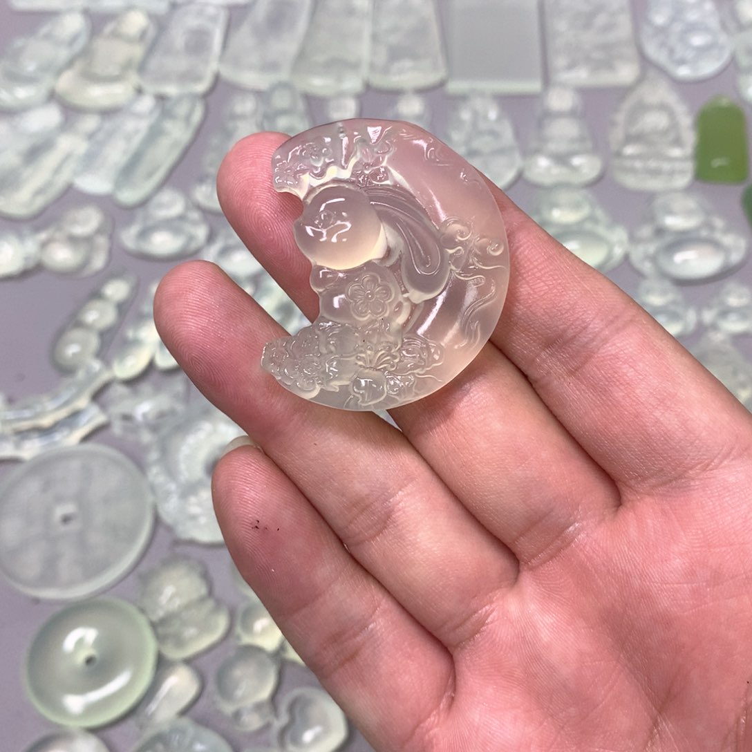 蛇纹石玉颈饰未镶嵌争***送