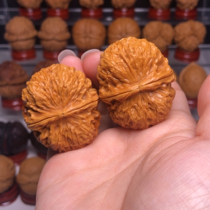 文玩核桃吊坠1玲珑绣球
