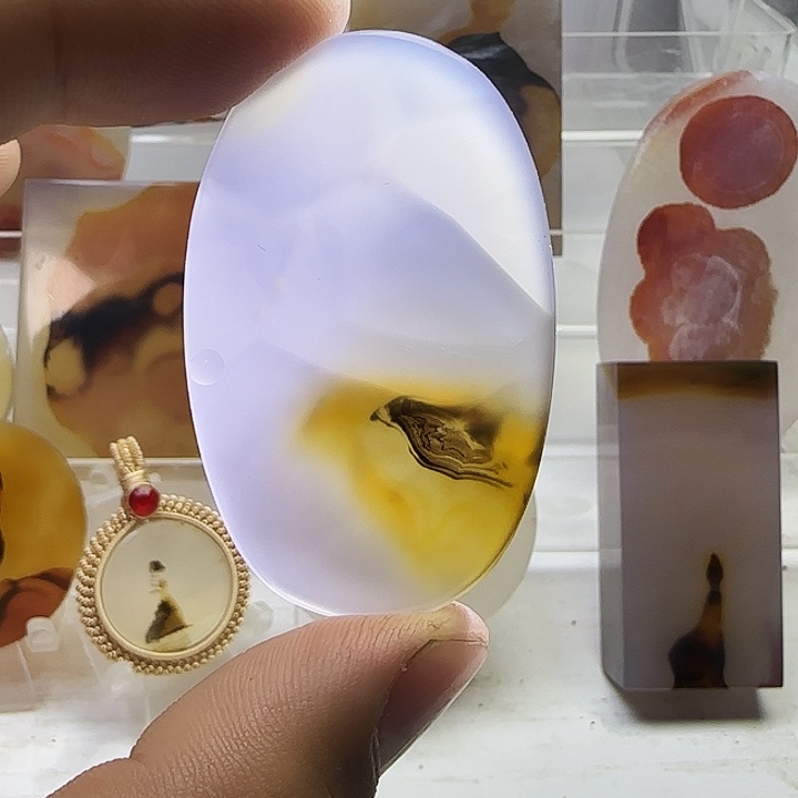 佩***珊玛瑙/玉髓未镶嵌珠宝奇石